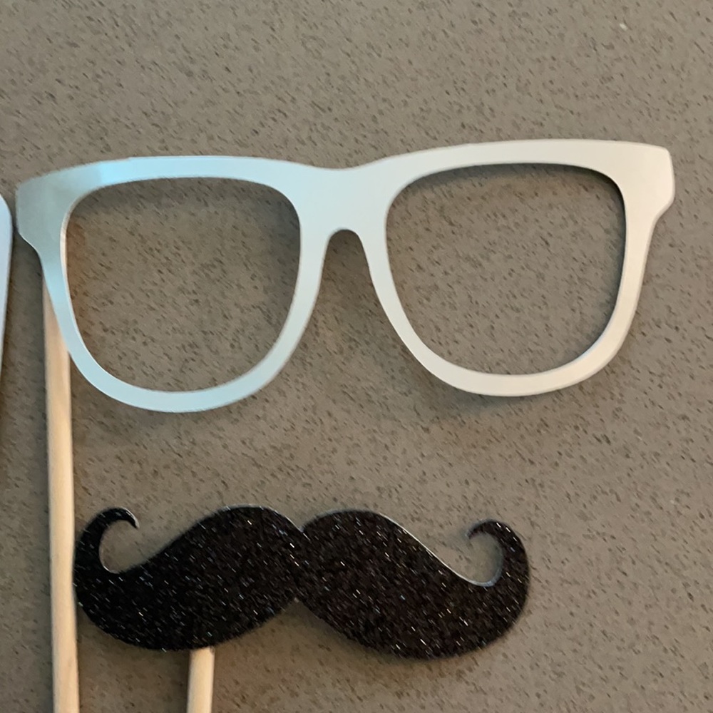 Photo Booth Props - Picture 11 of 11